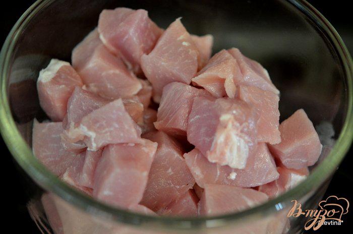 Фото приготовление рецепта: Свинина с паприкой и грибами шиитаке шаг №1