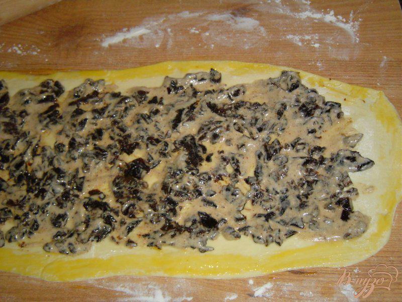 Фото приготовление рецепта: Пирог-коса с тремя начинками шаг №8
