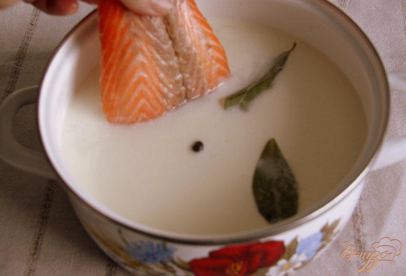 Фото приготовление рецепта: Сливочный суп с рыбой шаг №1