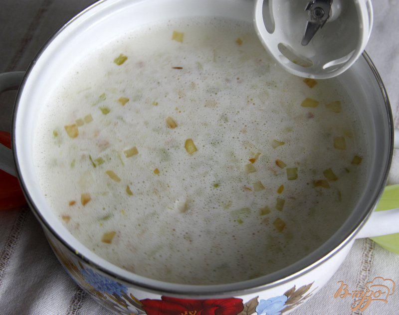 Фото приготовление рецепта: Сливочный суп с рыбой шаг №6