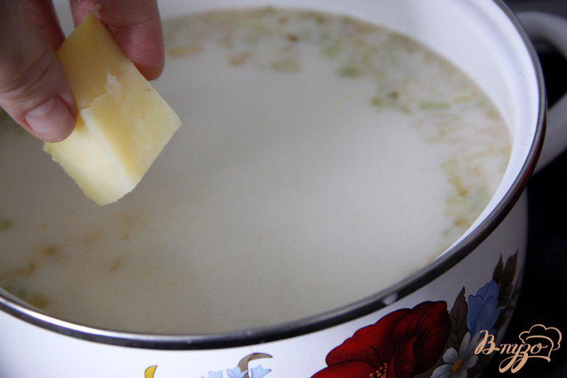 Фото приготовление рецепта: Сливочный суп с рыбой шаг №5
