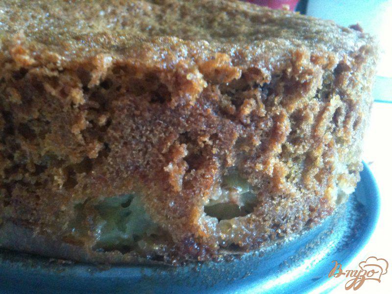 Фото приготовление рецепта: Кофейный пирог с виноградом шаг №5