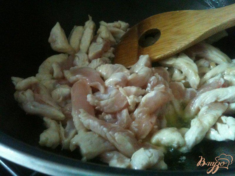 Фото приготовление рецепта: Баклажаны с курицей и рисом шаг №2