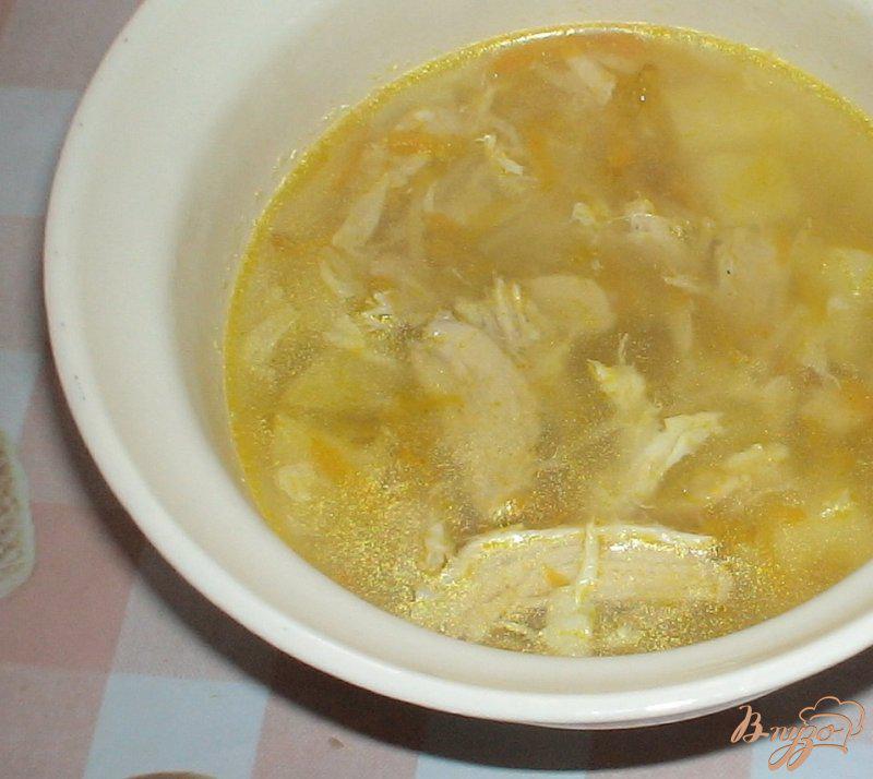 Фото приготовление рецепта: Легкий куриный суп шаг №7