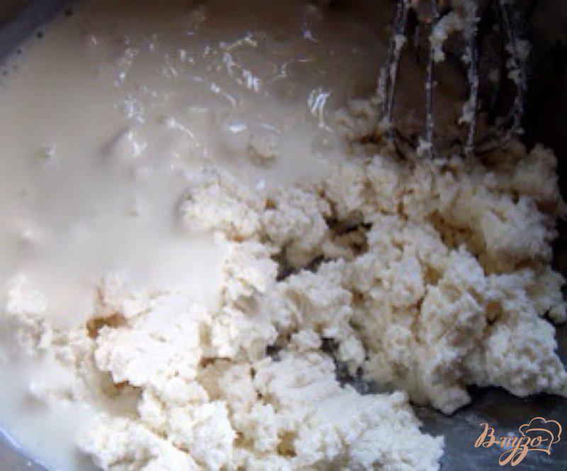 Фото приготовление рецепта: Творожный кекс с клубничным соусом шаг №1