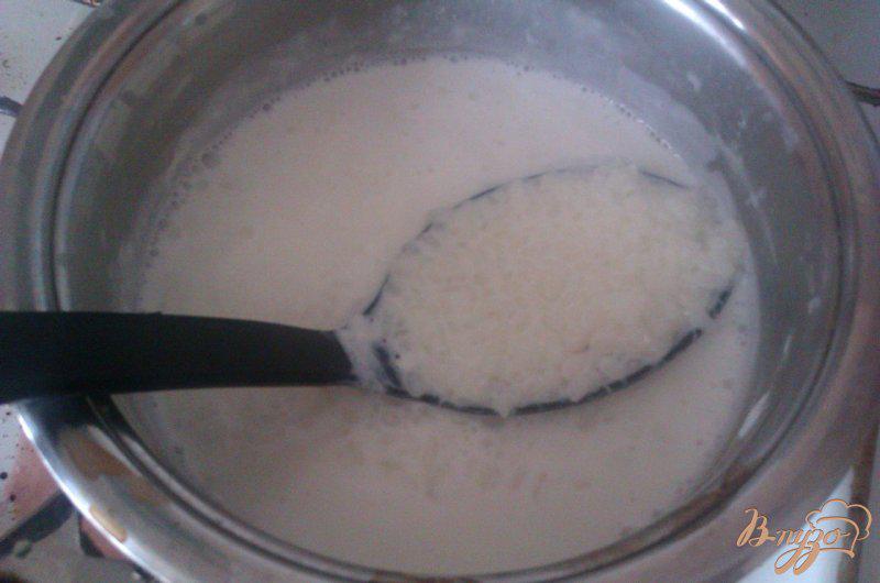 Фото приготовление рецепта: Молочный суп с рисом шаг №4