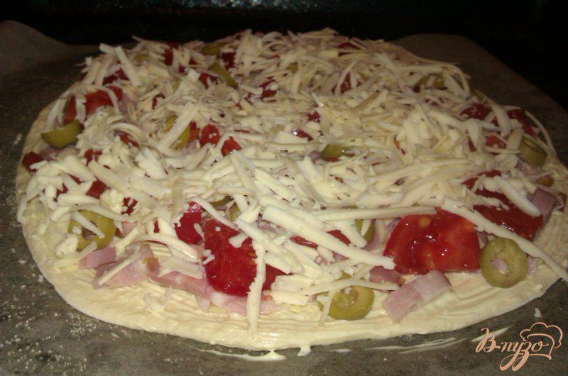 Фото приготовление рецепта: Пицца с копченой грудинкой шаг №6