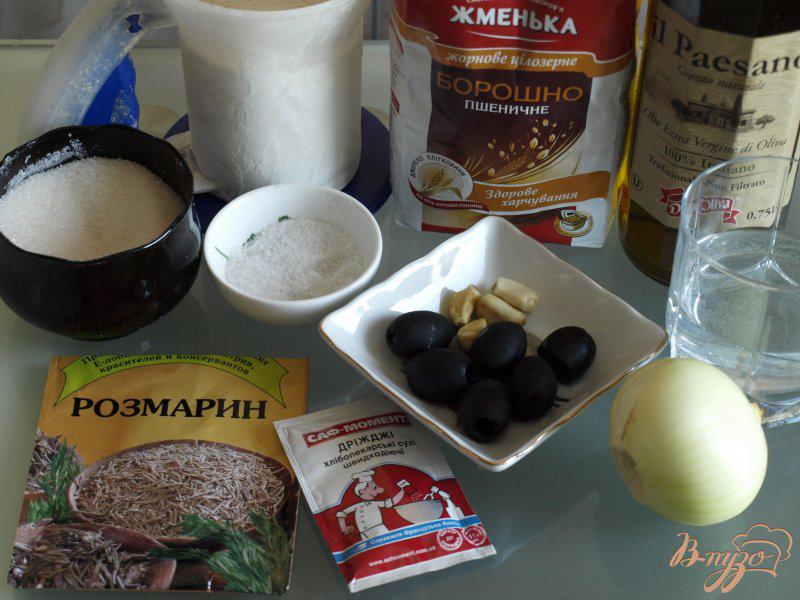 Фото приготовление рецепта: Постная лепёшка с маслинами шаг №1