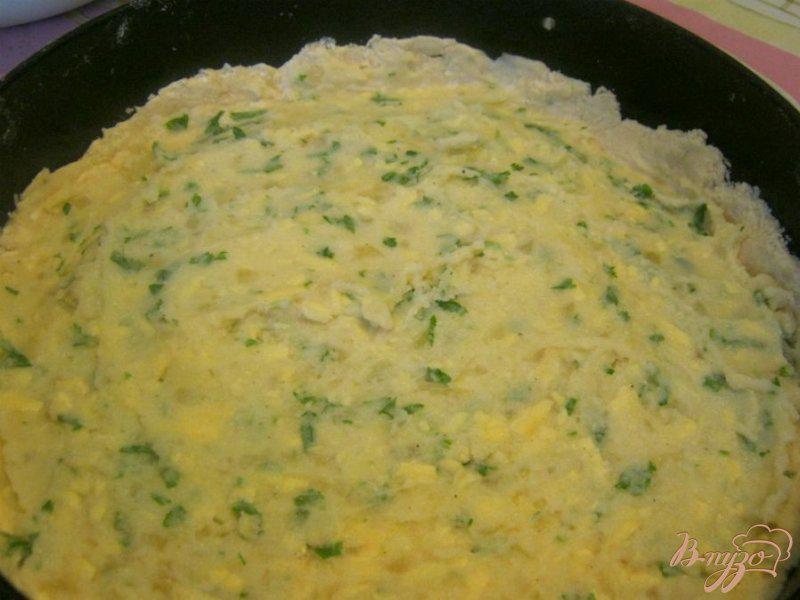 Фото приготовление рецепта: Заливной картофельный пирог шаг №4