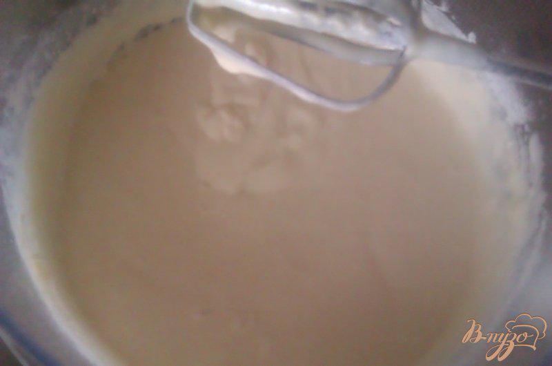 Фото приготовление рецепта: Тонкие блины на молоке шаг №3