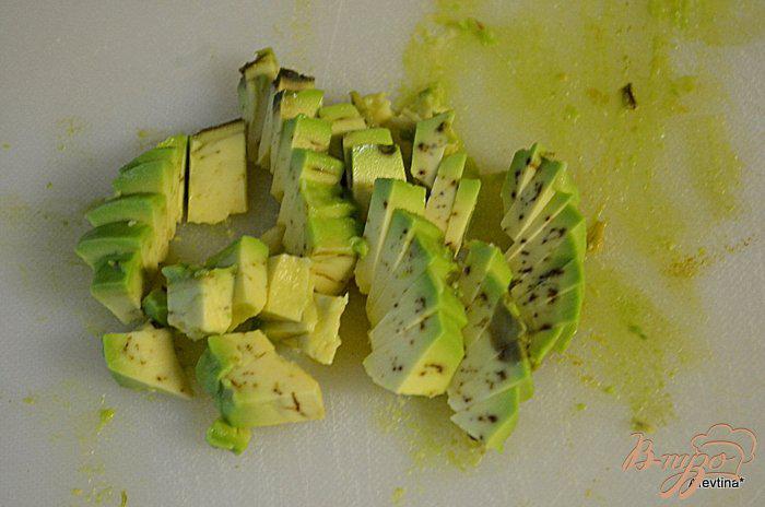 Фото приготовление рецепта: Суп охлажденный с авокадо шаг №1