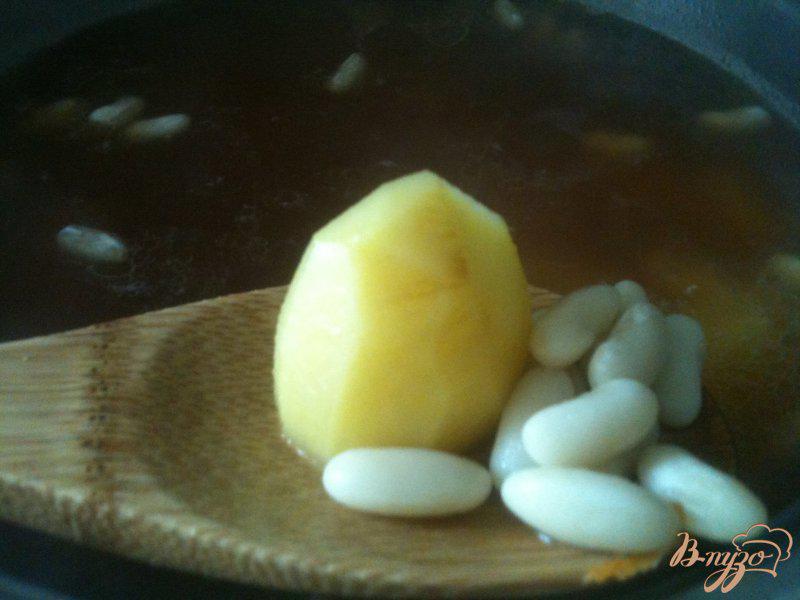 Фото приготовление рецепта: Суп из савойской капусты с белой фасолью шаг №2