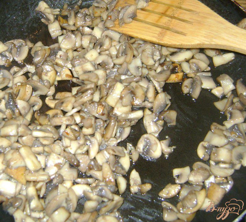Фото приготовление рецепта: Жаркое с грибами и свининой в горшочках шаг №2
