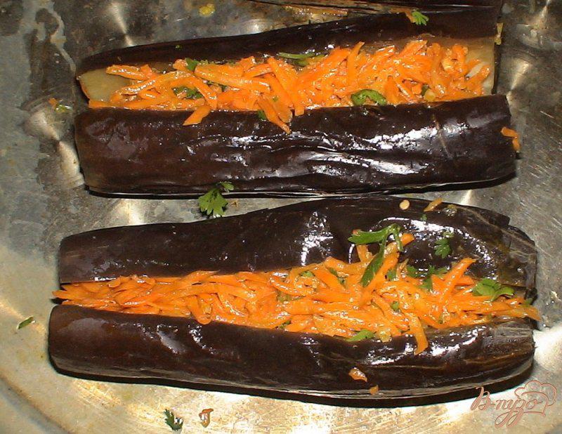Фото приготовление рецепта: Соленые баклажаны с морковкой шаг №5