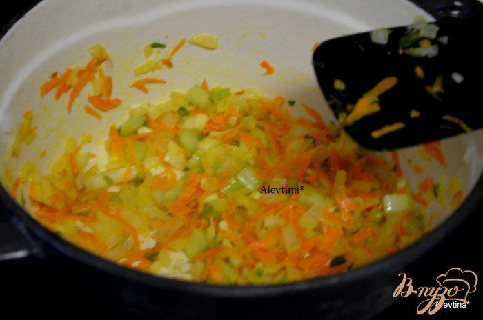 Фото приготовление рецепта: Тыквенный суп с орехом Пекан и сыром Фета шаг №1