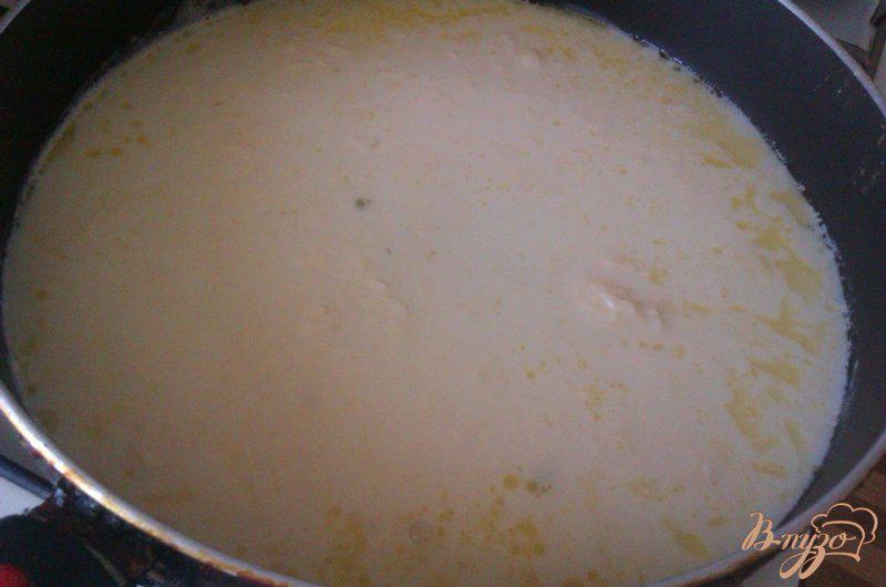 Фото приготовление рецепта: Сырный омлет шаг №4
