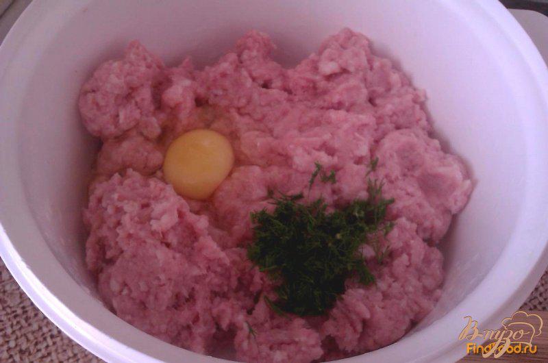 Фото приготовление рецепта: Свиные зразы с яйцом и сыром шаг №2
