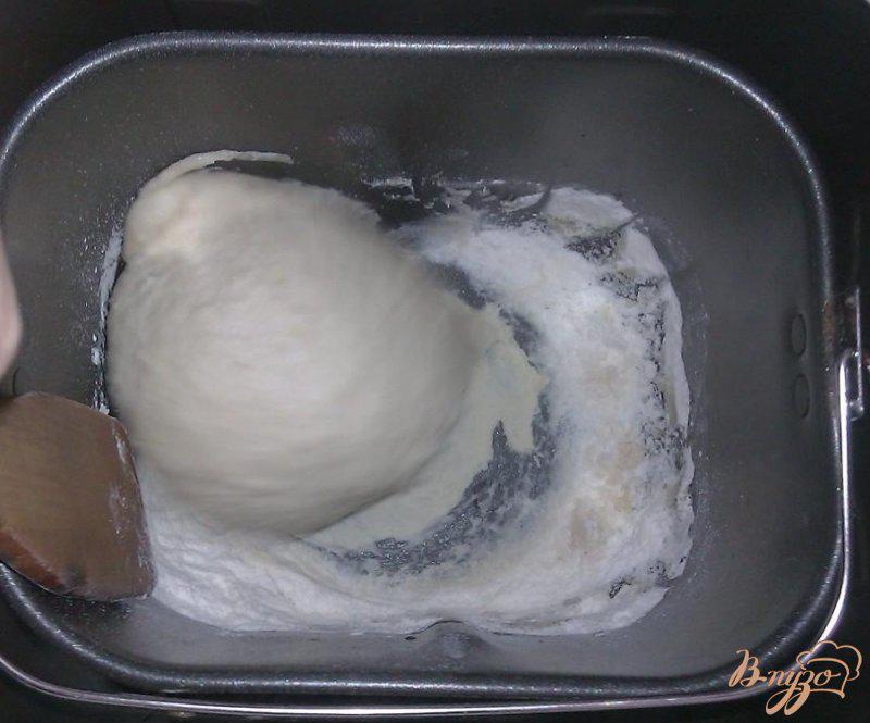 Фото приготовление рецепта: Сдобное дрожжевое тесто в хлебопечке шаг №4