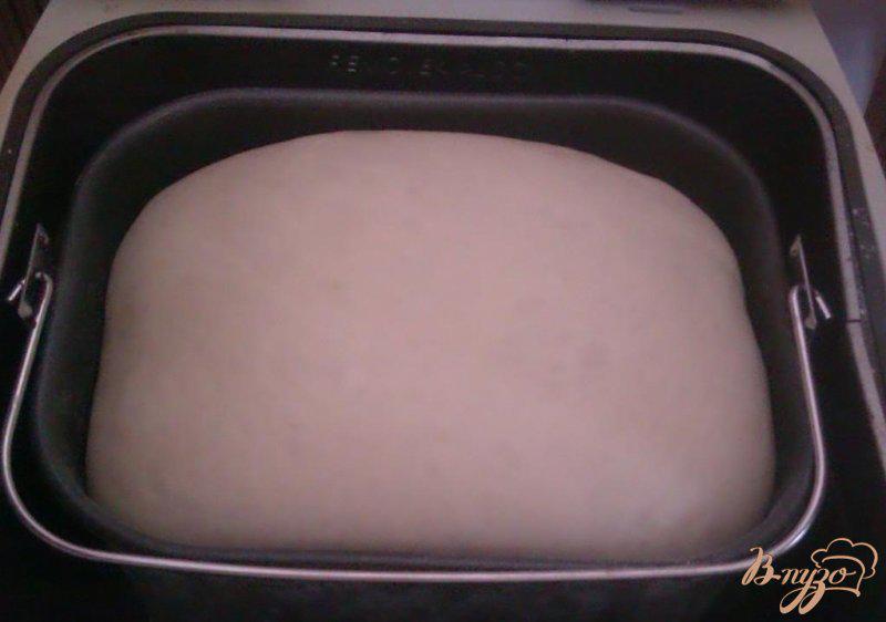 Фото приготовление рецепта: Сдобное дрожжевое тесто в хлебопечке шаг №6