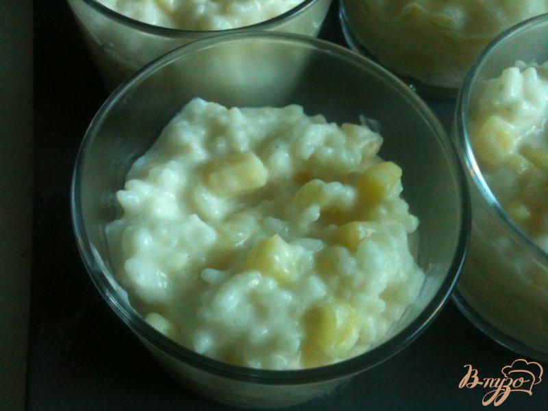 Фото приготовление рецепта: Молочный десерт с  карамелью шаг №4