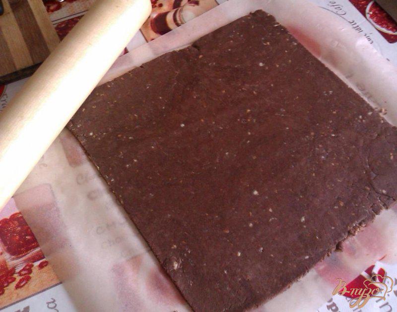 Фото приготовление рецепта: Шоколадно-кокосовый рулет шаг №3