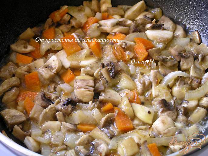 Фото приготовление рецепта: Перец, фаршированный рисом и грибами на пару шаг №2