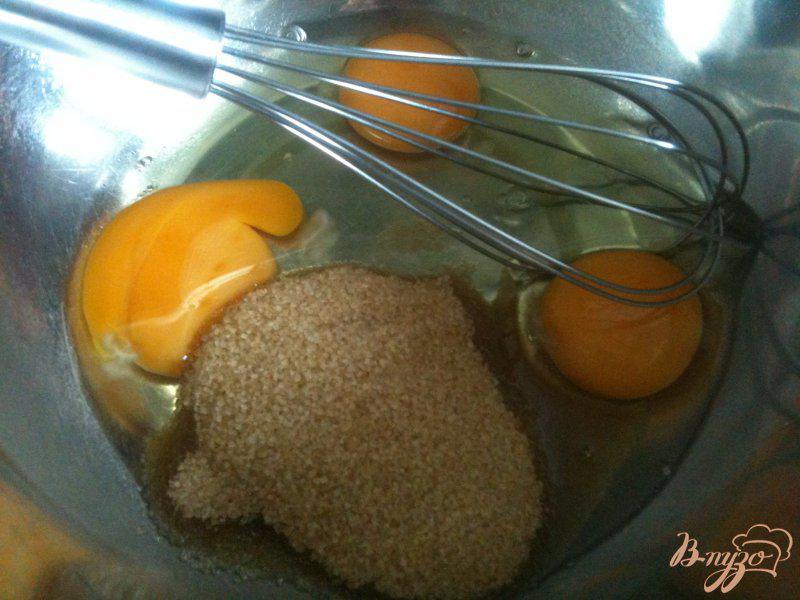 Фото приготовление рецепта: Кексы морковно-имбирные с медом шаг №2