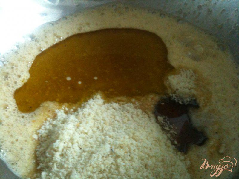 Фото приготовление рецепта: Кексы морковно-имбирные с медом шаг №3
