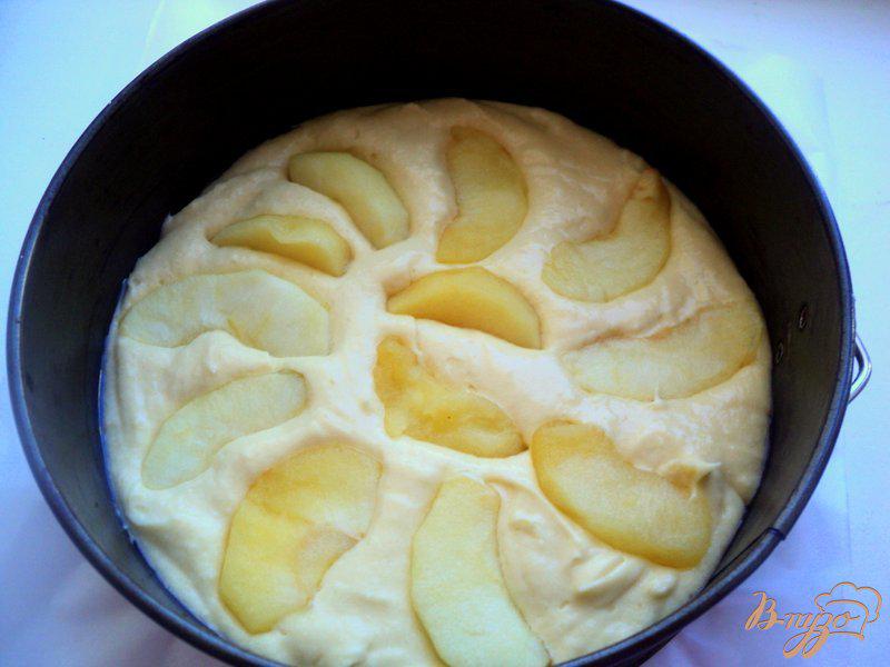 Фото приготовление рецепта: Яблочный пирог «Чакката» шаг №4