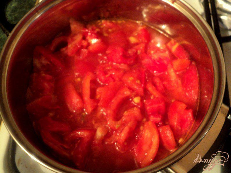 Фото приготовление рецепта: Закусочный  сырно-томатный торт шаг №8