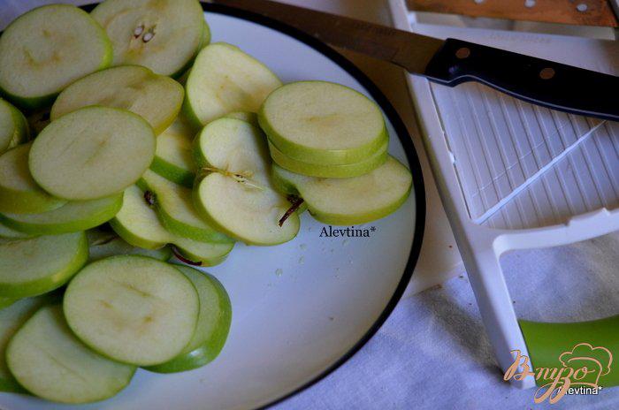 Фото приготовление рецепта: Яблочные карамелизированные чипсы шаг №1