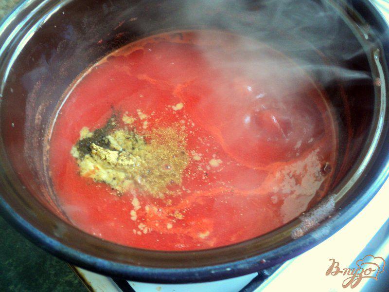 Фото приготовление рецепта: Домашний кетчуп из томатного сока шаг №3