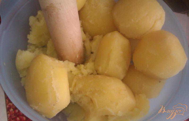Фото приготовление рецепта: Картофельные пирожки шаг №2