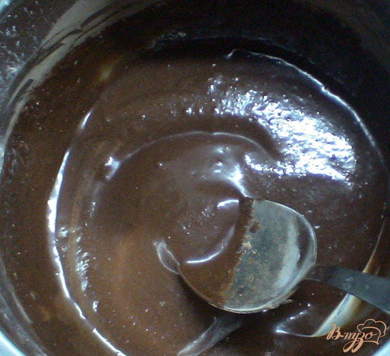 Фото приготовление рецепта: Шоколадно - банановый тортик шаг №8