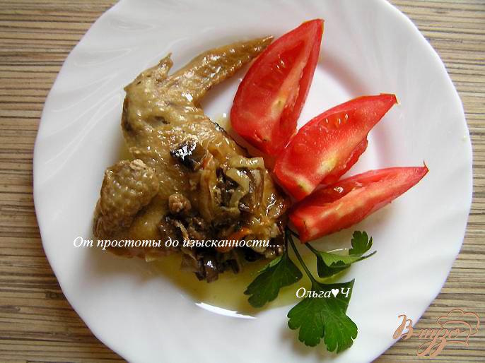 Фото приготовление рецепта: Курица в сливочном соусе с грибами шаг №6