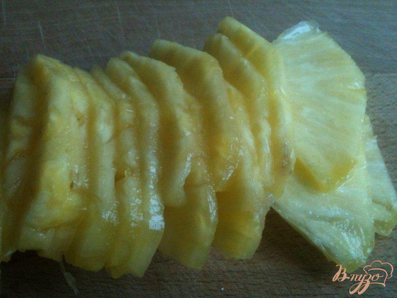 Фото приготовление рецепта: Куриная печень с кусочками ананаса шаг №3