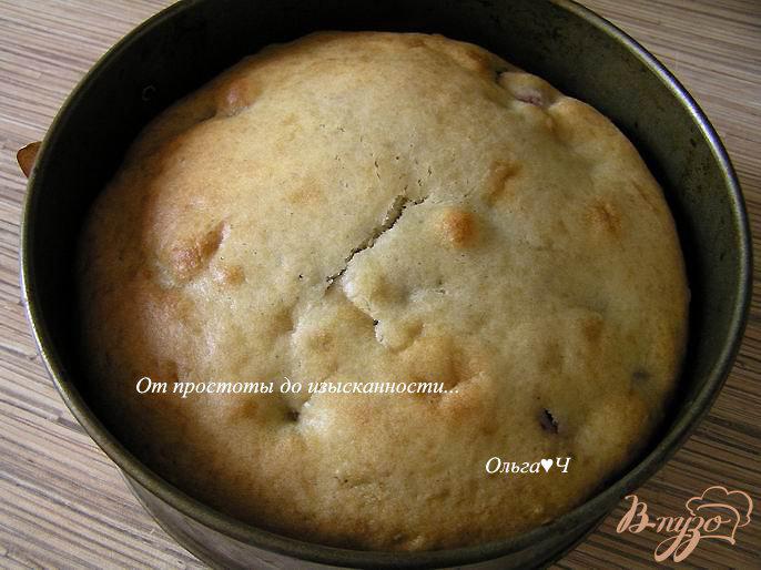 Фото приготовление рецепта: Воздушный пирог с вишней шаг №6