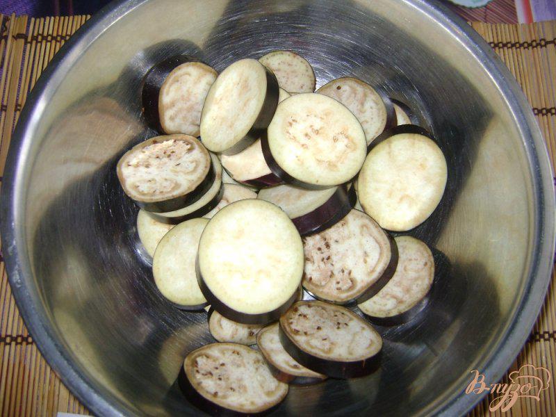 Фото приготовление рецепта: Запеканка из баклажан с помидорами и сыром шаг №1