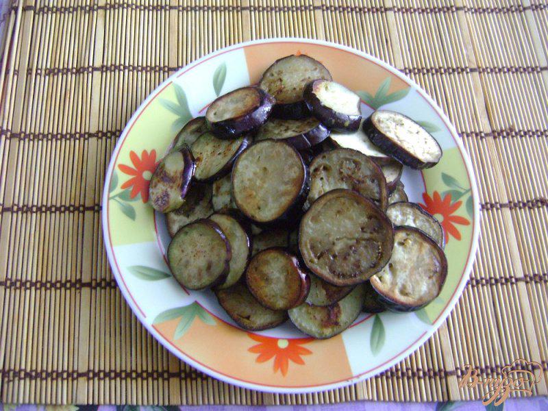 Фото приготовление рецепта: Запеканка из баклажан с помидорами и сыром шаг №7
