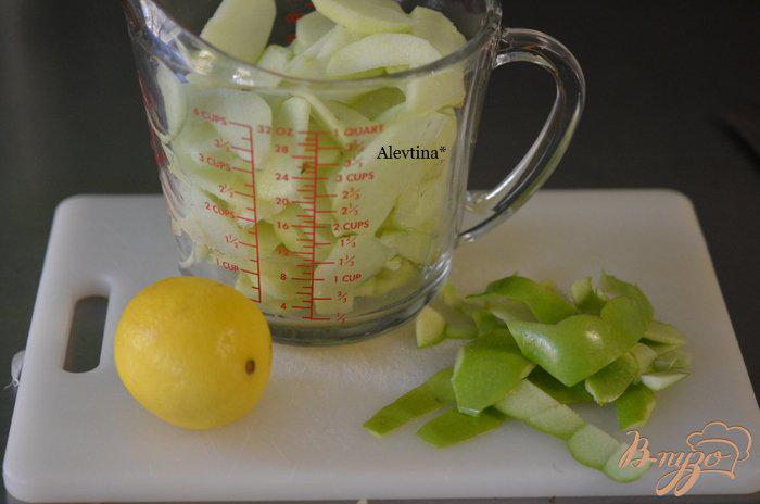 Фото приготовление рецепта: Яблочный пряный кекс с глазурью шаг №1