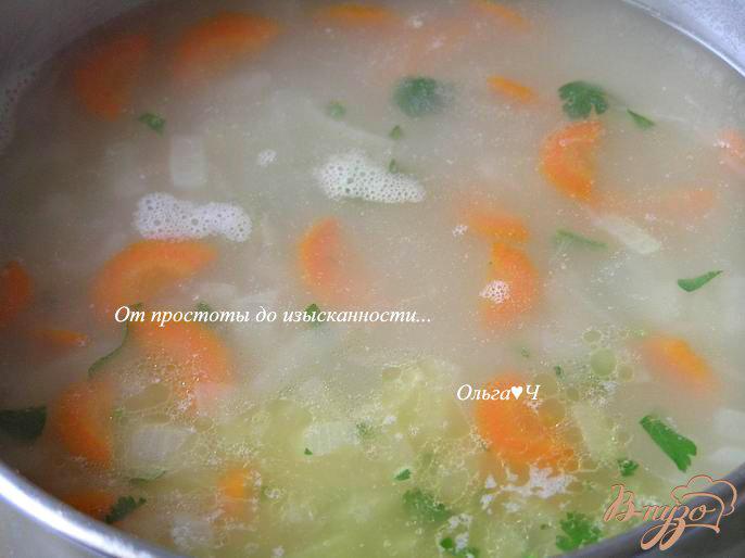 Фото приготовление рецепта: Суп с кальмаром и фасолью шаг №6
