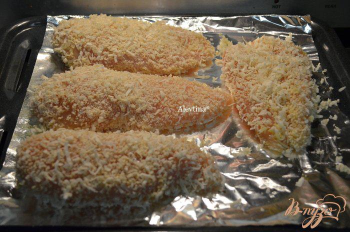 Фото приготовление рецепта: Запеченные кокосовые куриные грудки шаг №4