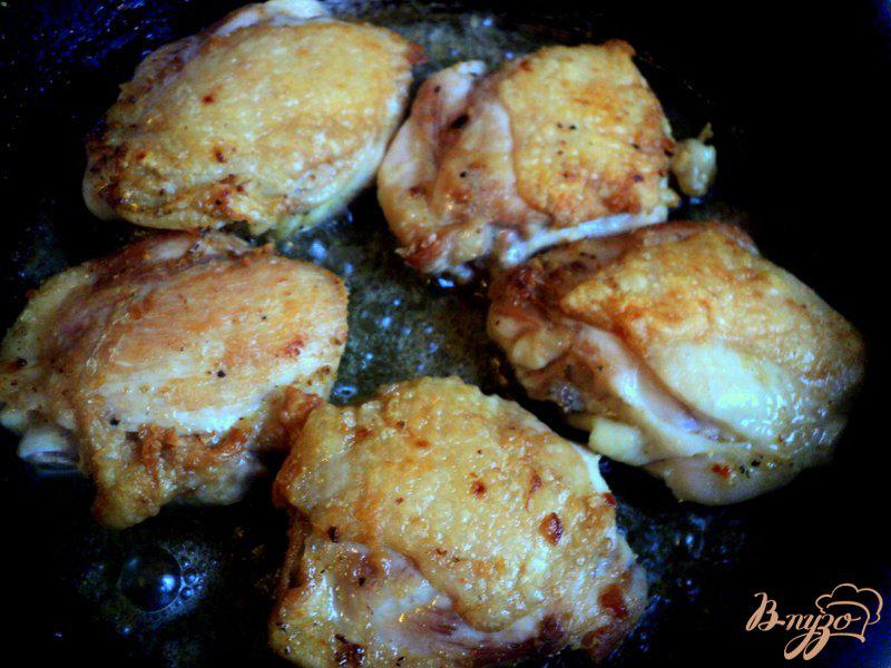 Фото приготовление рецепта: Курица с айвой шаг №2