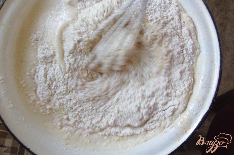 Фото приготовление рецепта: Пирог с персиковой начинкой на скорую руку шаг №5