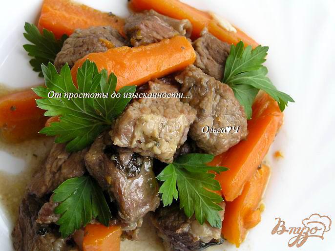 Фото приготовление рецепта: Рагу из говядины с морковью и мятой (в мультиварке) шаг №6