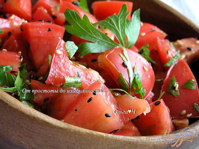 Фото приготовление рецепта: Салат с помидорами и кунжутом шаг №4