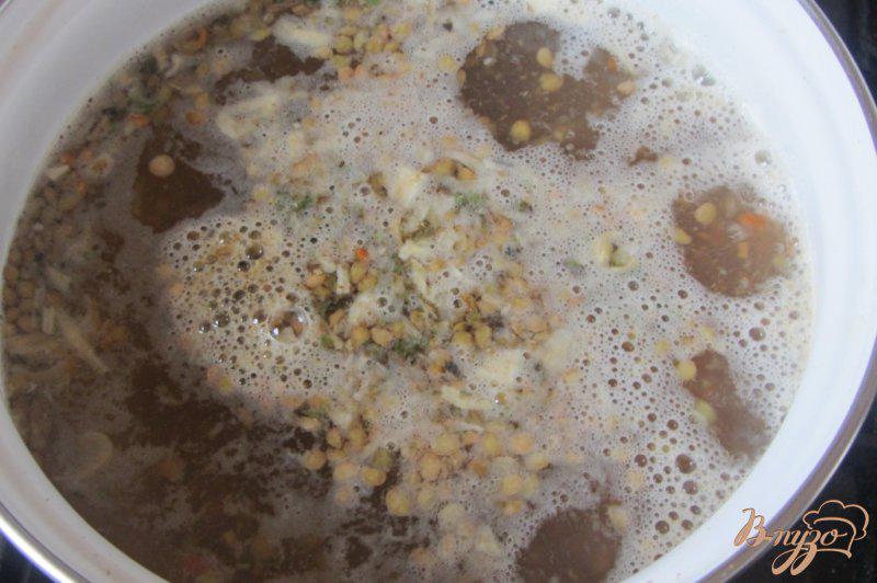 Фото приготовление рецепта: Суп с чечевицей и горохом шаг №3