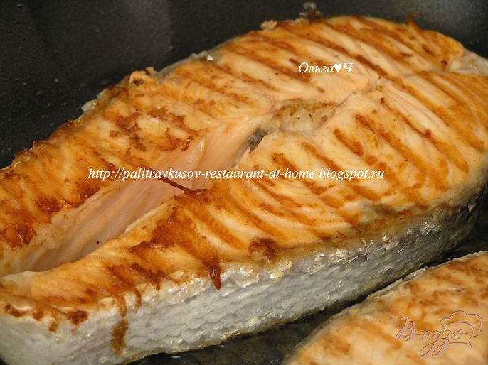 Фото приготовление рецепта: Салат из лосося с лаймом и имбирем шаг №5