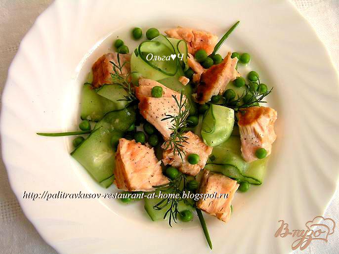 Фото приготовление рецепта: Салат из лосося с лаймом и имбирем шаг №6