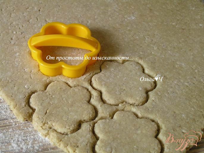 Фото приготовление рецепта: Овсяное песочное печенье шаг №3